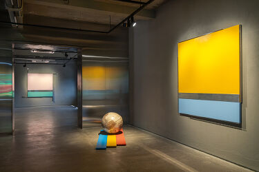 Nature Morte – A City of Tiny Lights