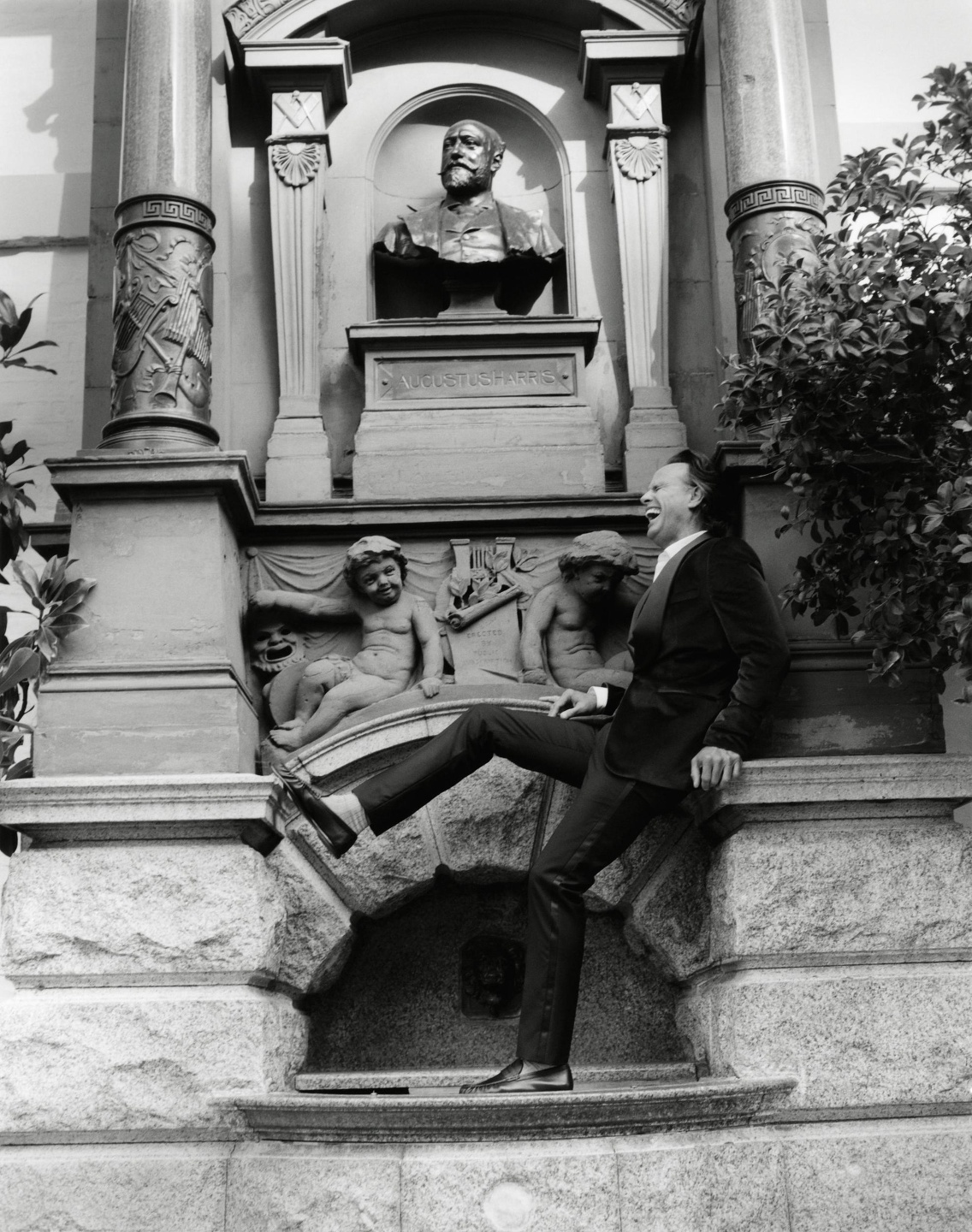 Samuel Bradley, Paul Smith ft Walton Goggins