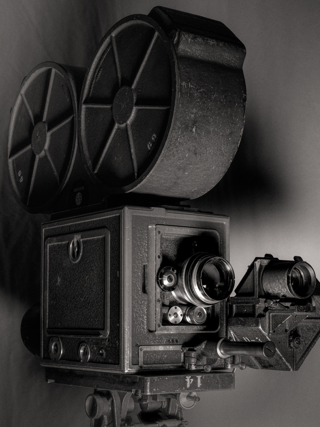 Mark Mahaney, M Le Monde, The Death of the Golden Age of Hollywood