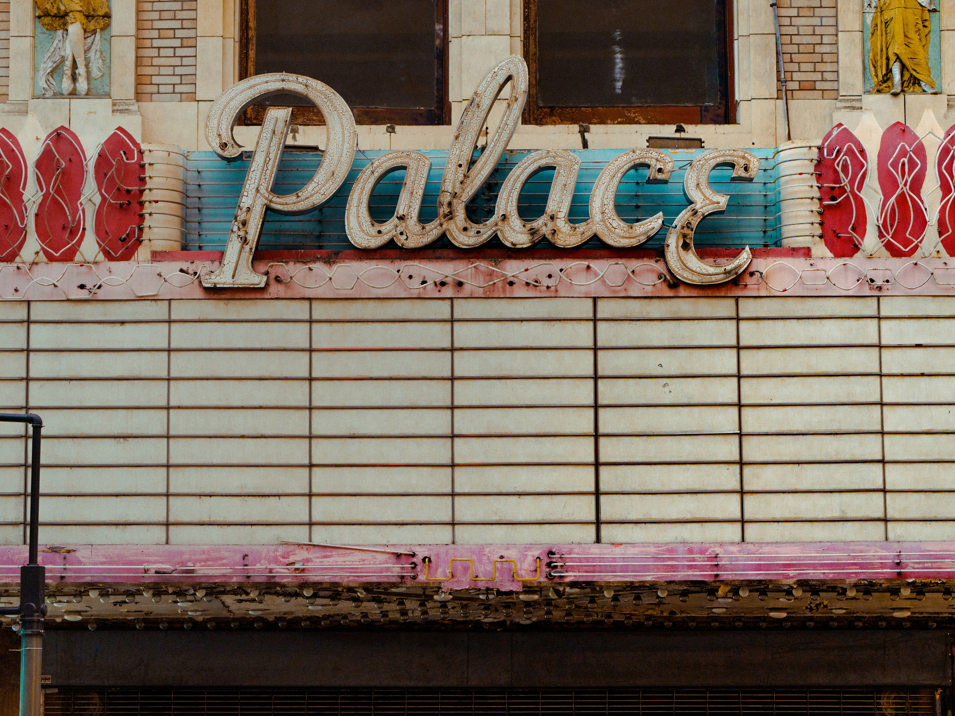 Mark Mahaney, M Le Monde, The Death of the Golden Age of Hollywood