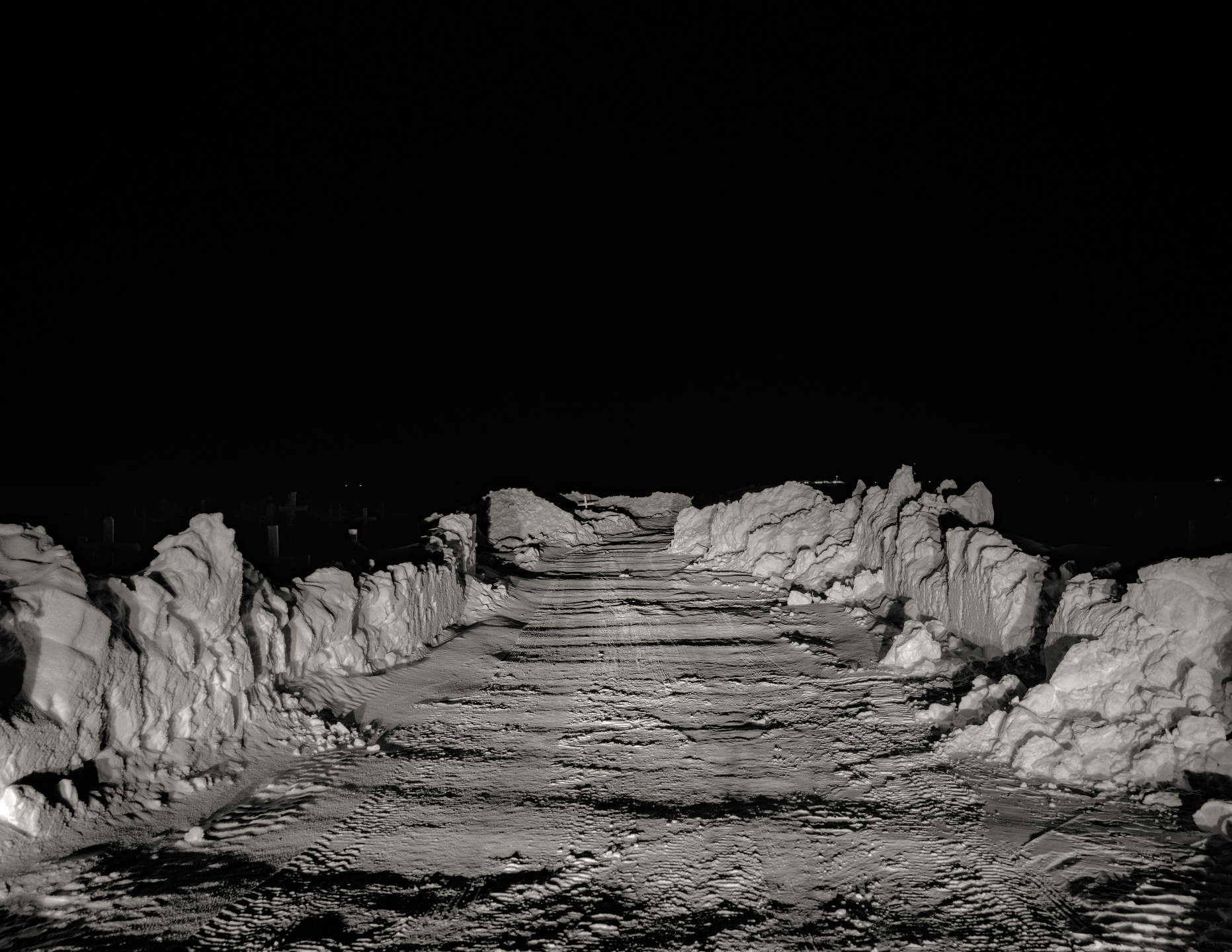 Mark Mahaney, Polar Night