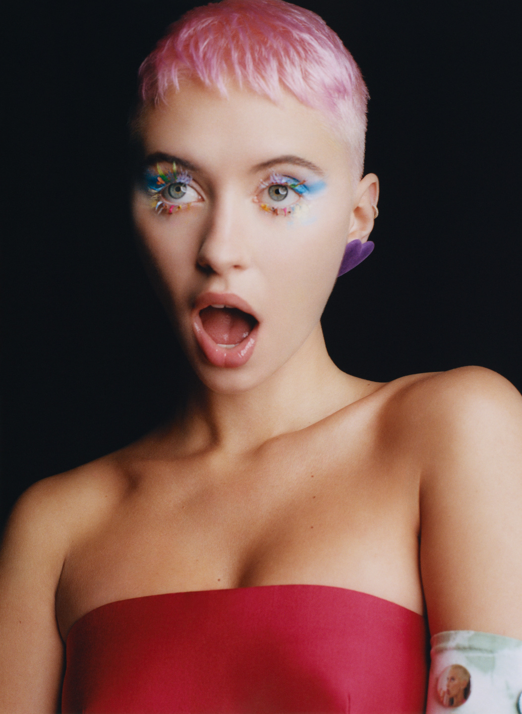 Looks for days with Iris Law