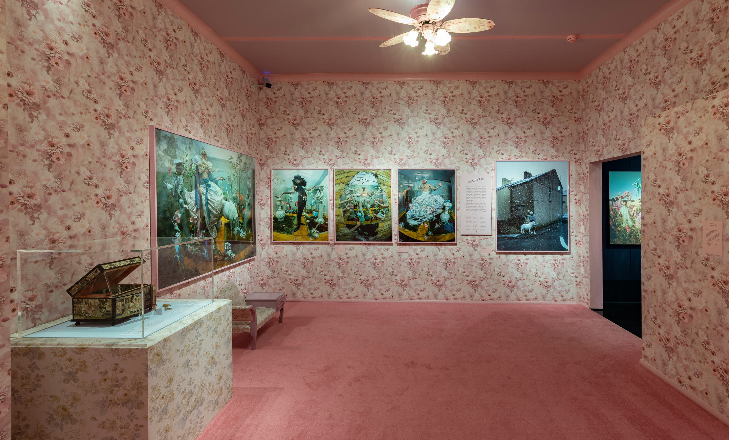 V&A - Tim Walker 'Wonderful Things' Exhibition