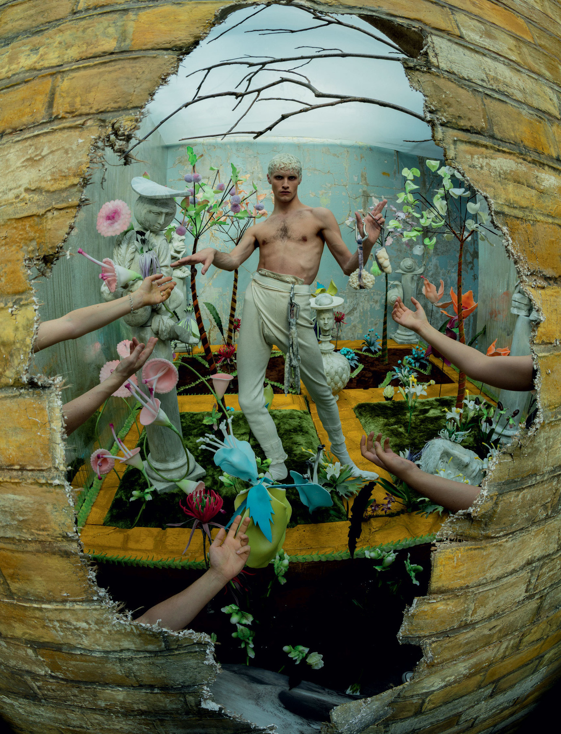 V&A - Tim Walker 'Wonderful Things' Exhibition